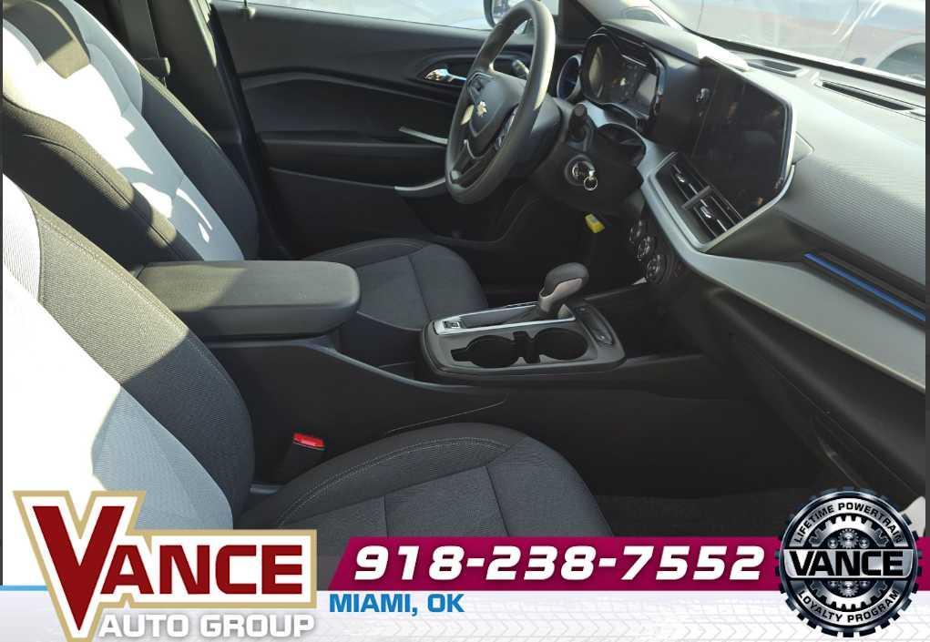 used 2025 Chevrolet Trax car, priced at $22,999