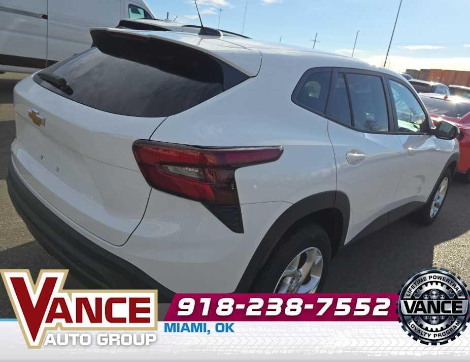 used 2025 Chevrolet Trax car, priced at $22,999