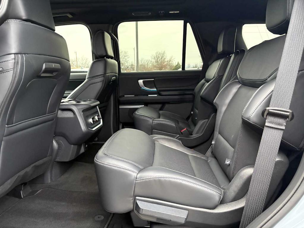 new 2025 Ford Expedition car, priced at $80,010