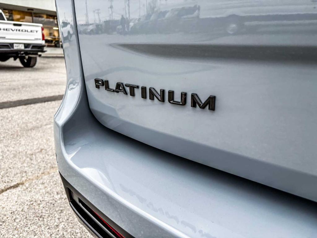 new 2025 Ford Expedition car, priced at $80,010