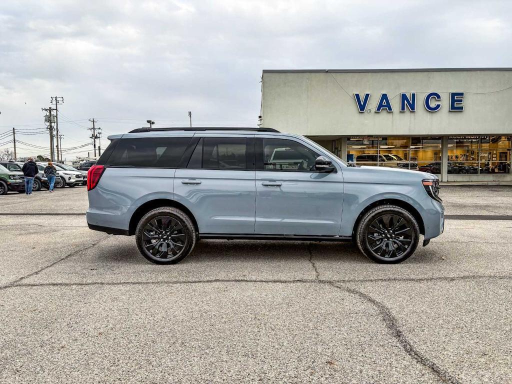 new 2025 Ford Expedition car, priced at $80,010