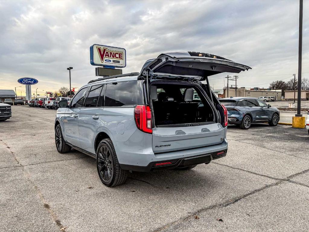 new 2025 Ford Expedition car, priced at $80,010