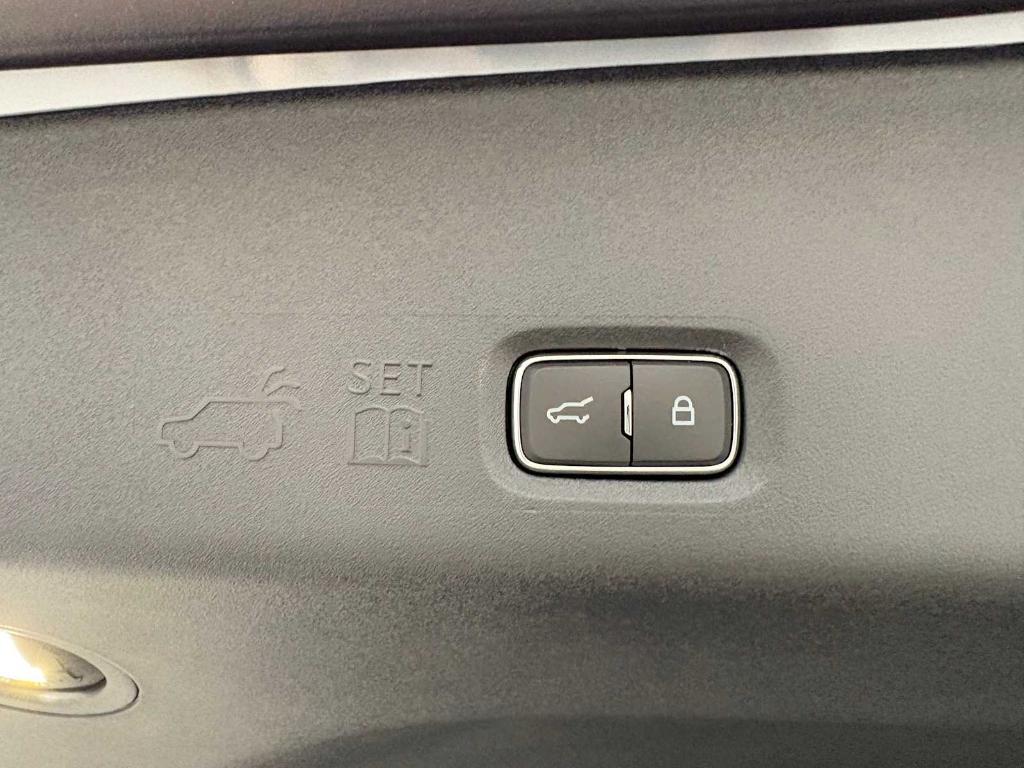 new 2025 Ford Expedition car, priced at $80,010