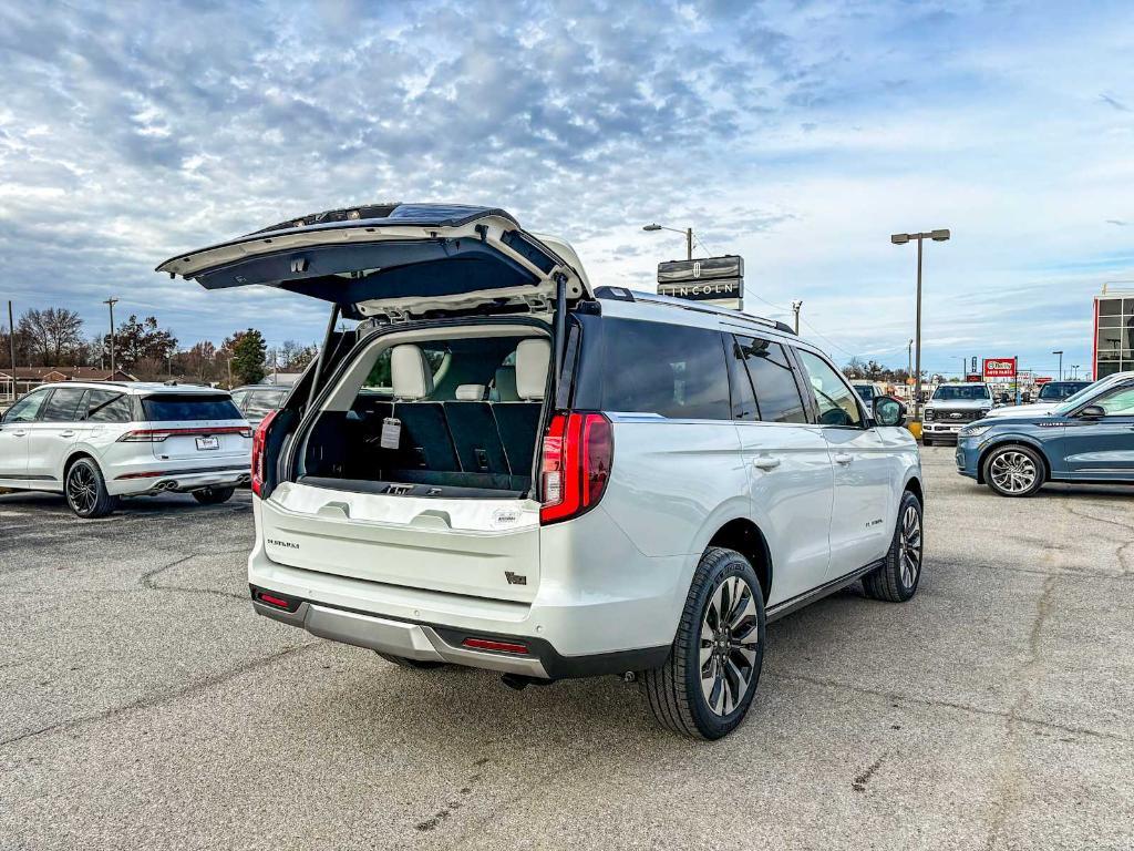 new 2025 Ford Expedition car, priced at $86,645