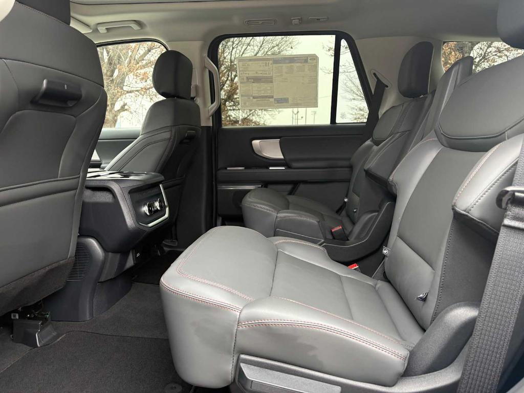 new 2025 Ford Expedition car, priced at $72,580