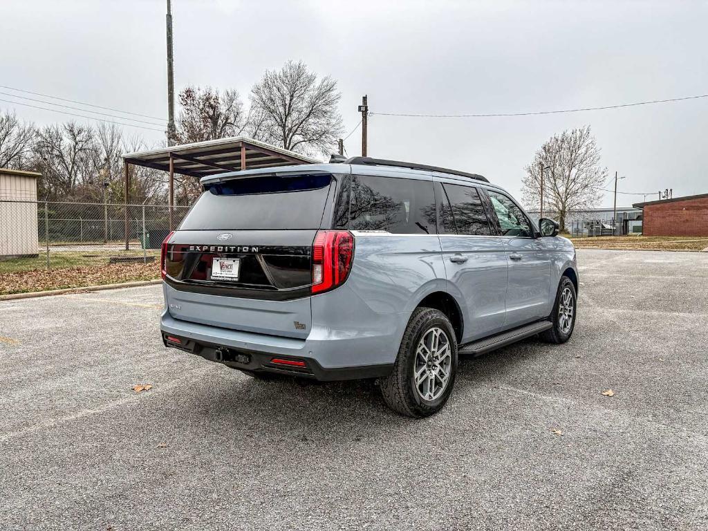 new 2025 Ford Expedition car, priced at $72,580