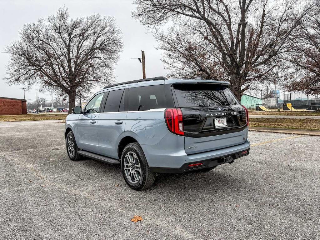 new 2025 Ford Expedition car, priced at $72,580