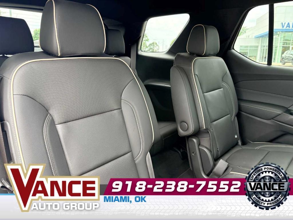 used 2023 Chevrolet Traverse car, priced at $30,498
