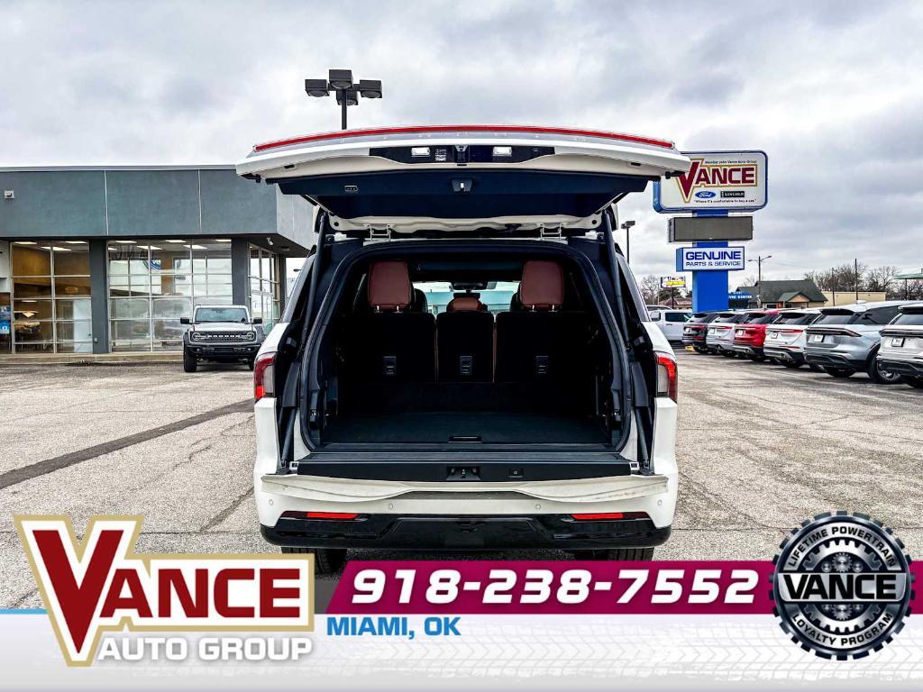 new 2026 Lincoln Navigator car, priced at $109,385