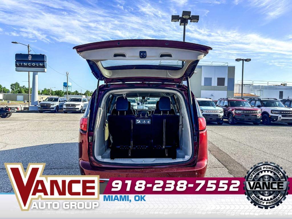 used 2018 Chrysler Pacifica car, priced at $11,498