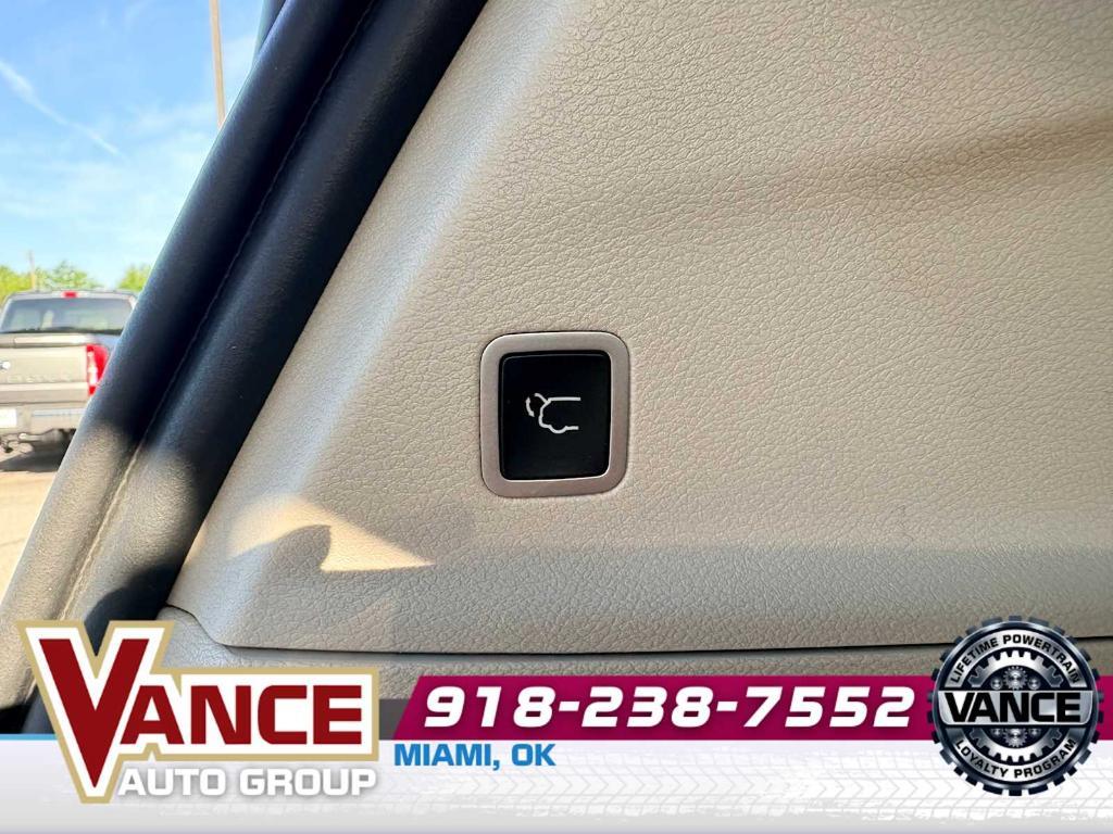 used 2018 Chrysler Pacifica car, priced at $11,498