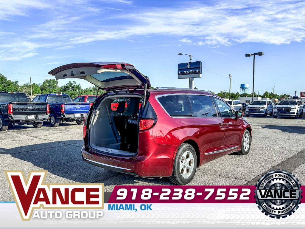 used 2018 Chrysler Pacifica car, priced at $11,498