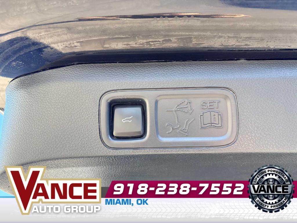 used 2022 Ford Expedition car, priced at $41,856