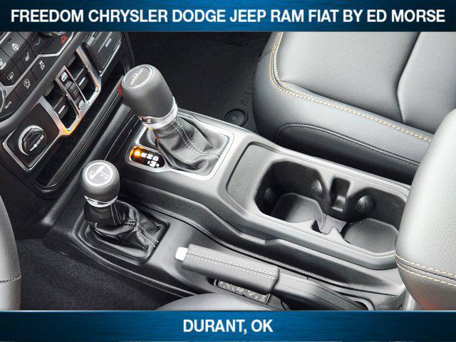 new 2025 Jeep Gladiator car, priced at $43,157