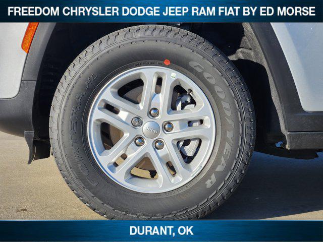 new 2025 Jeep Grand Cherokee car, priced at $37,765