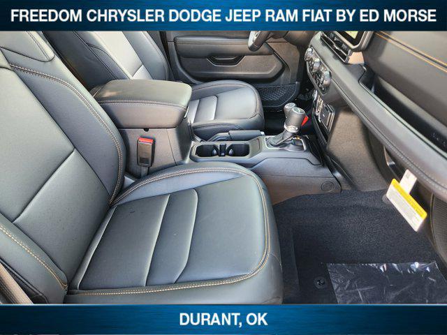 new 2025 Jeep Gladiator car, priced at $43,677