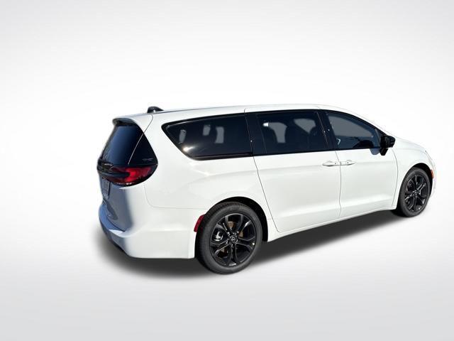 new 2026 Chrysler Pacifica car, priced at $48,298