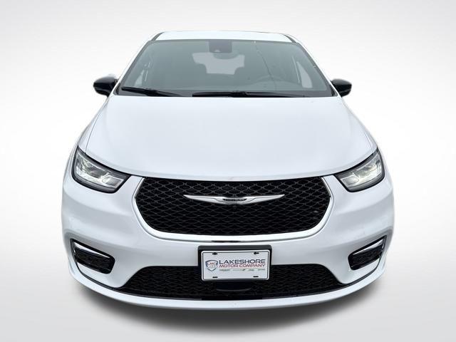 new 2026 Chrysler Pacifica car, priced at $47,660