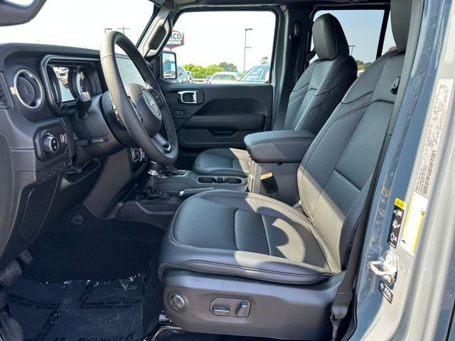 new 2025 Jeep Gladiator car, priced at $47,000