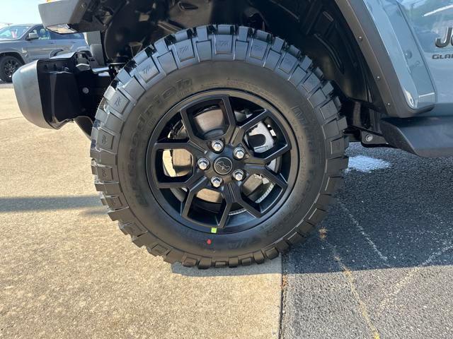 new 2025 Jeep Gladiator car, priced at $47,000