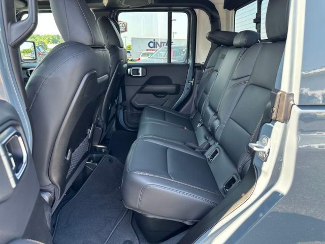 new 2025 Jeep Gladiator car, priced at $47,000