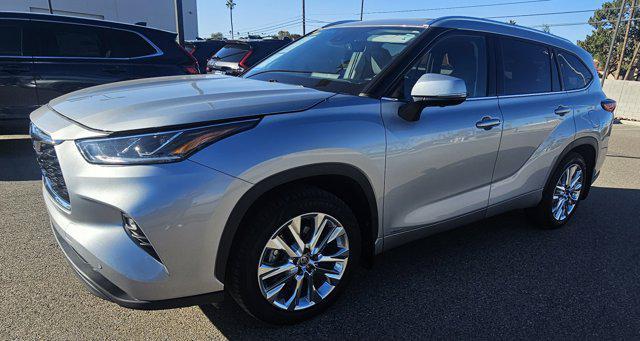 used 2023 Toyota Highlander Hybrid car, priced at $34,133