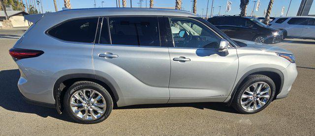 used 2023 Toyota Highlander Hybrid car, priced at $34,133