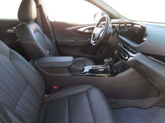 new 2025 Buick Envista car, priced at $26,999