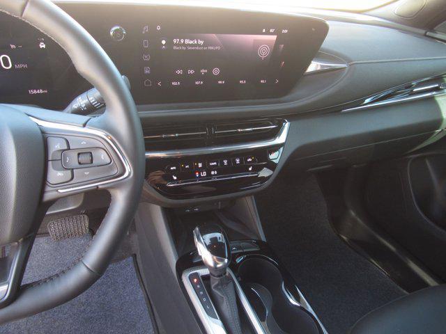 new 2025 Buick Envista car, priced at $26,999