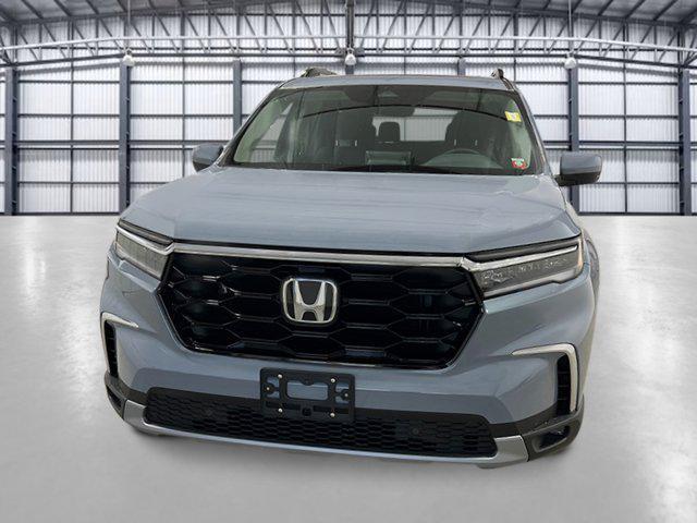 new 2025 Honda Pilot car, priced at $49,550