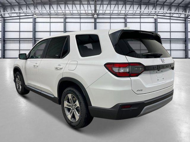 new 2025 Honda Pilot car, priced at $45,123