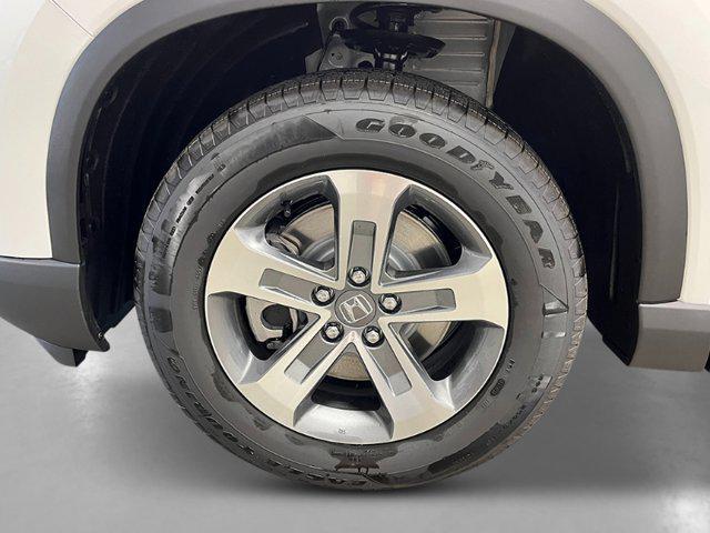 new 2025 Honda Pilot car, priced at $45,671