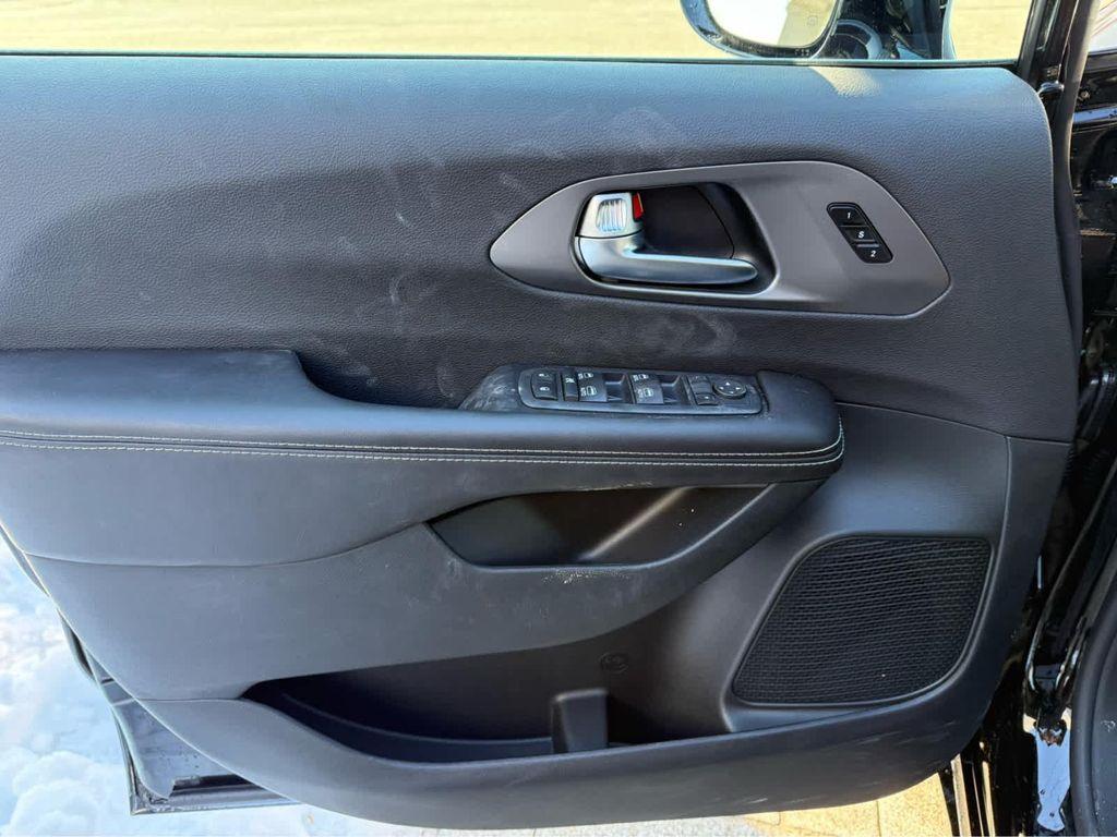 new 2026 Chrysler Pacifica car, priced at $45,466