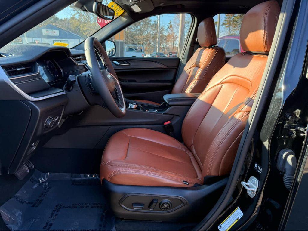 used 2024 Jeep Grand Cherokee car, priced at $31,975