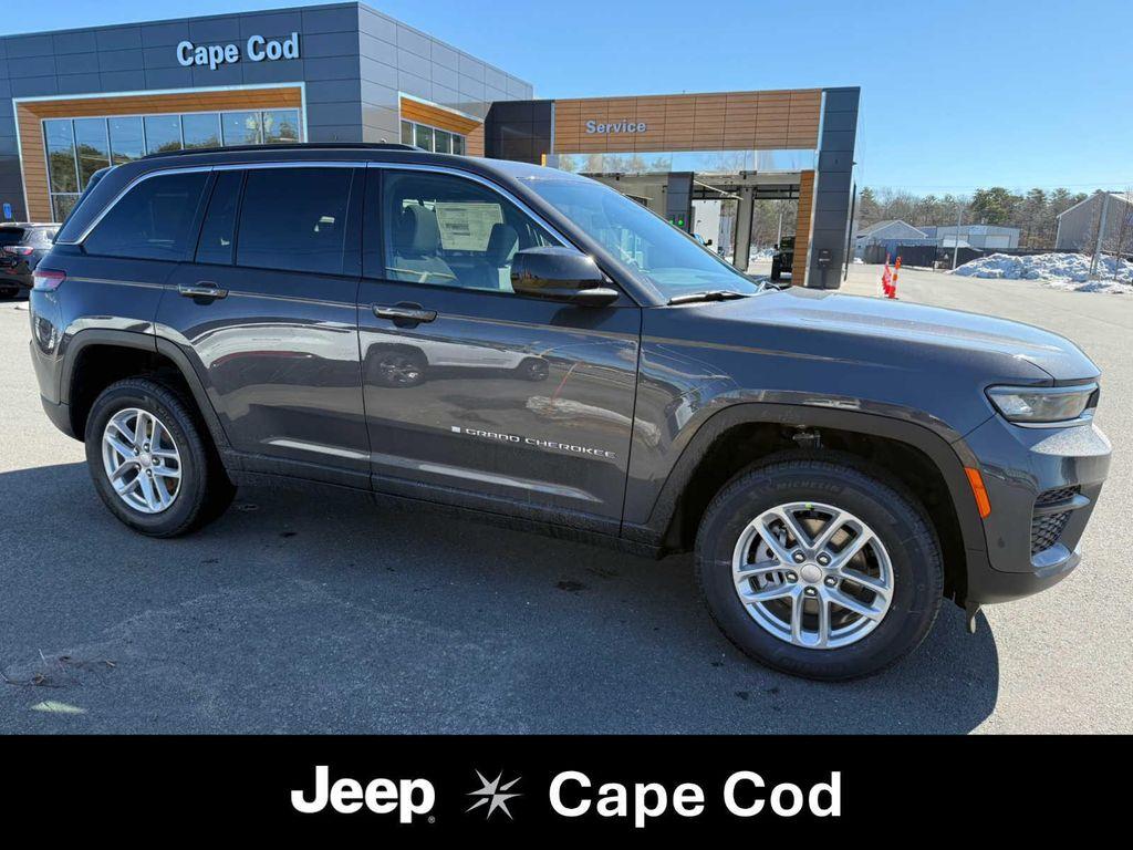 new 2026 Jeep Grand Cherokee car, priced at $43,008
