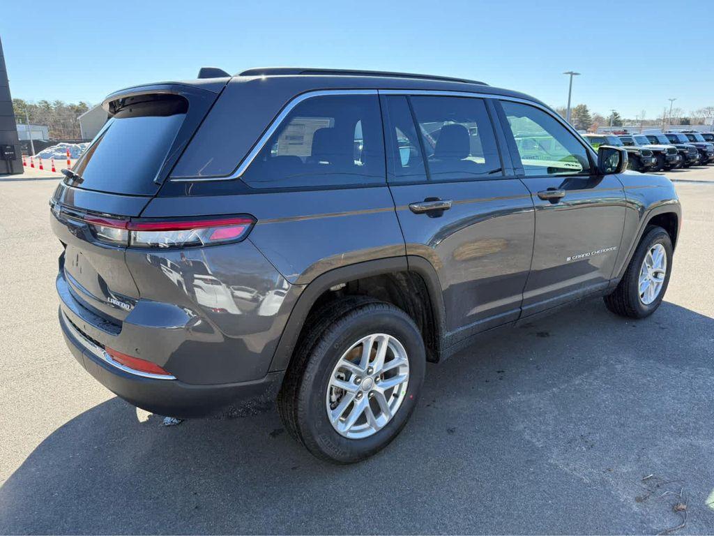 new 2026 Jeep Grand Cherokee car, priced at $43,008