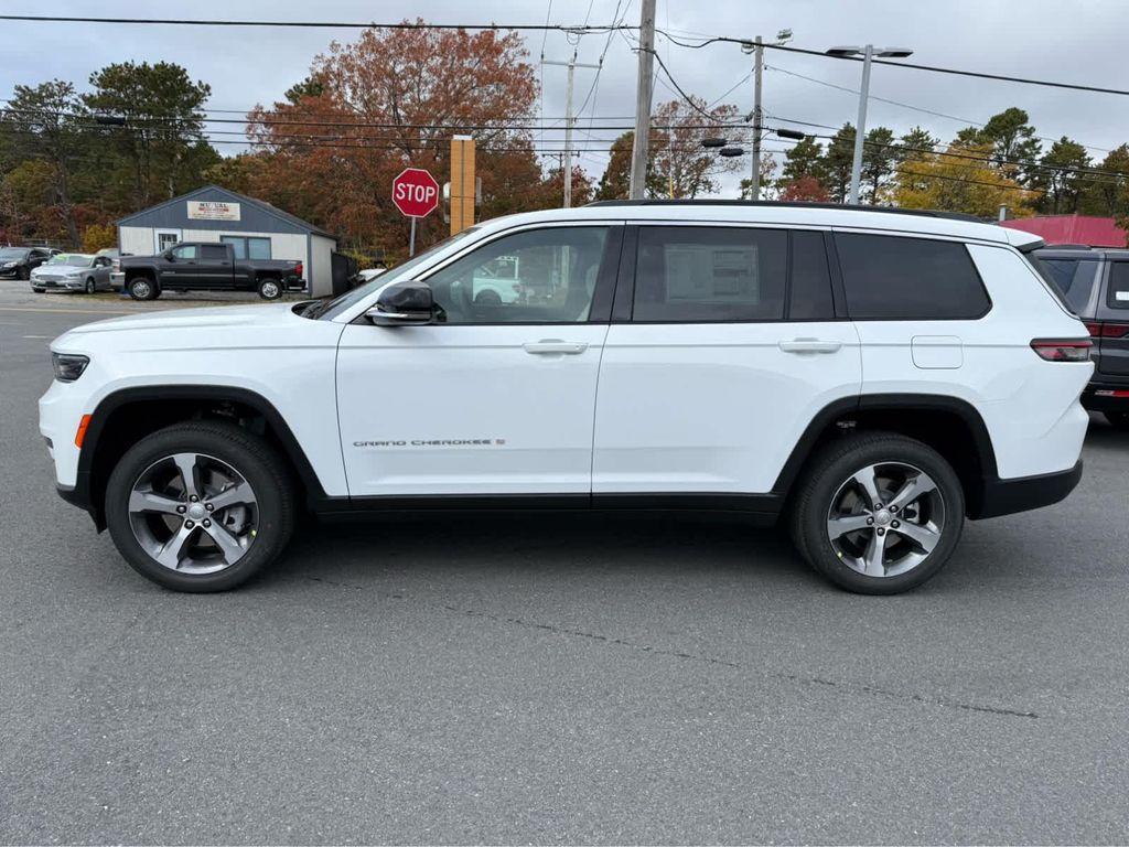 new 2025 Jeep Grand Cherokee L car, priced at $49,500