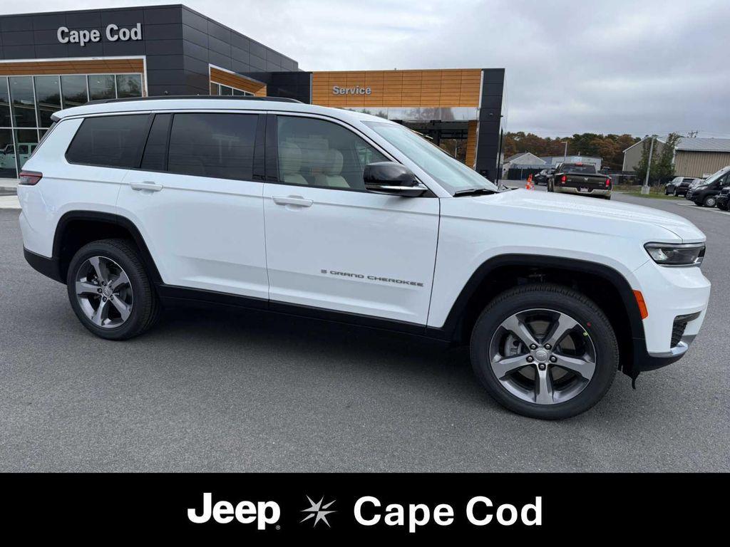 new 2025 Jeep Grand Cherokee L car, priced at $49,500