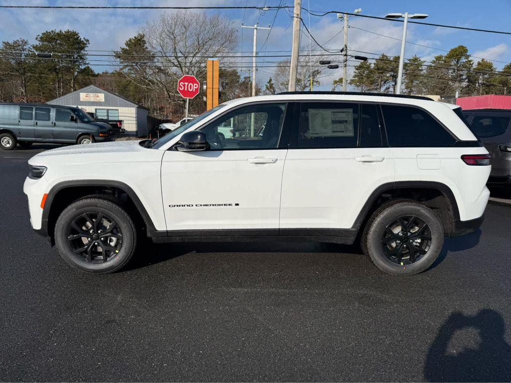 new 2026 Jeep Grand Cherokee car, priced at $46,500
