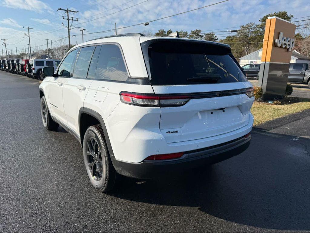 new 2026 Jeep Grand Cherokee car, priced at $46,500