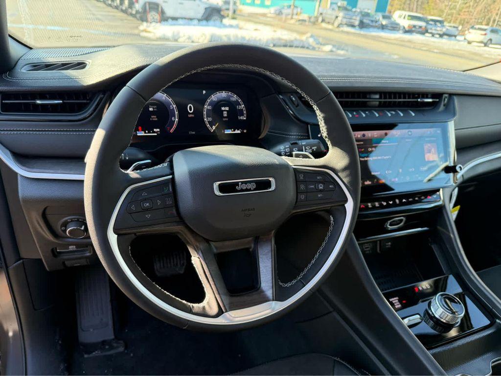 new 2026 Jeep Grand Cherokee car, priced at $45,698