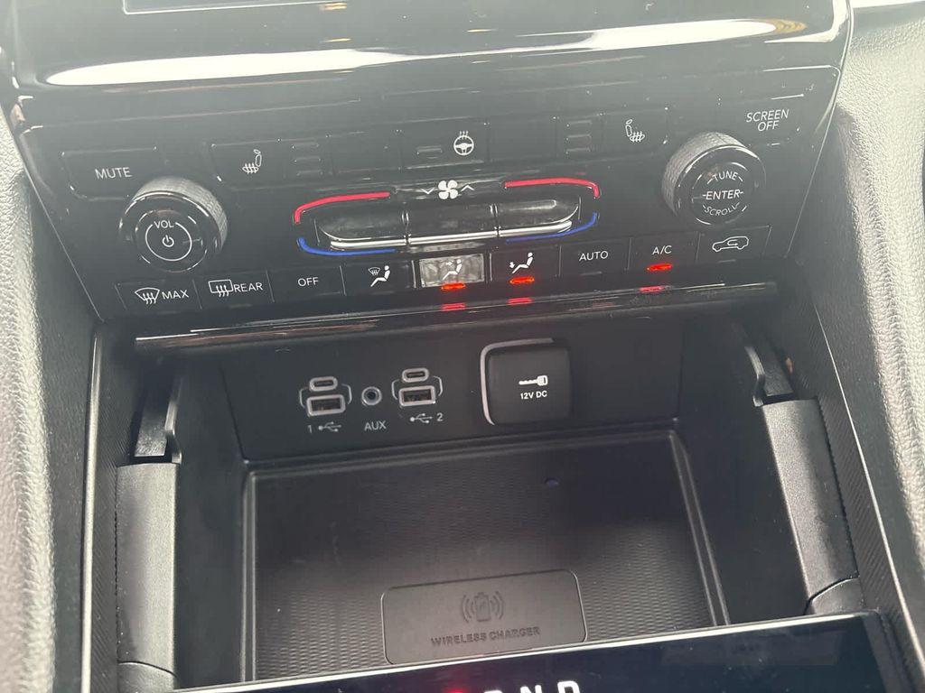 used 2024 Jeep Grand Cherokee car, priced at $32,269