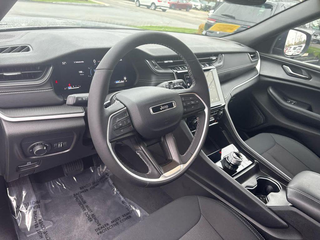 used 2024 Jeep Grand Cherokee car, priced at $32,269