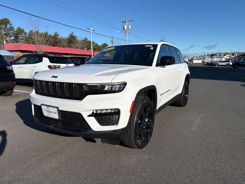 used 2025 Jeep Grand Cherokee car, priced at $41,975