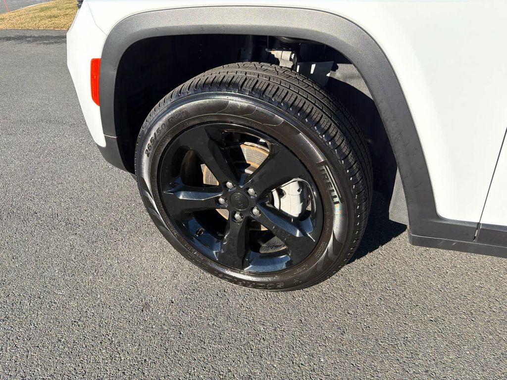 used 2025 Jeep Grand Cherokee car, priced at $41,975