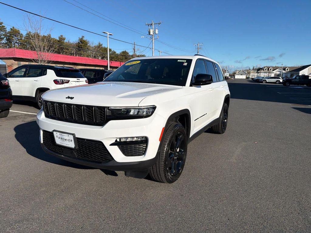 used 2025 Jeep Grand Cherokee car, priced at $41,975