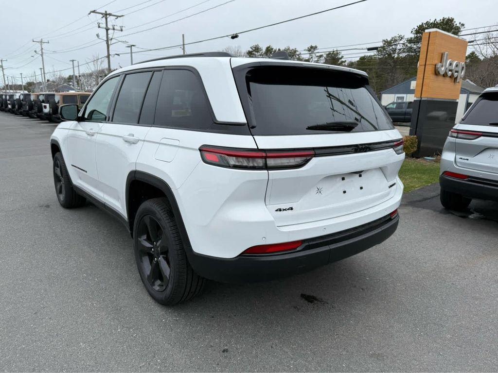 used 2025 Jeep Grand Cherokee car, priced at $41,775