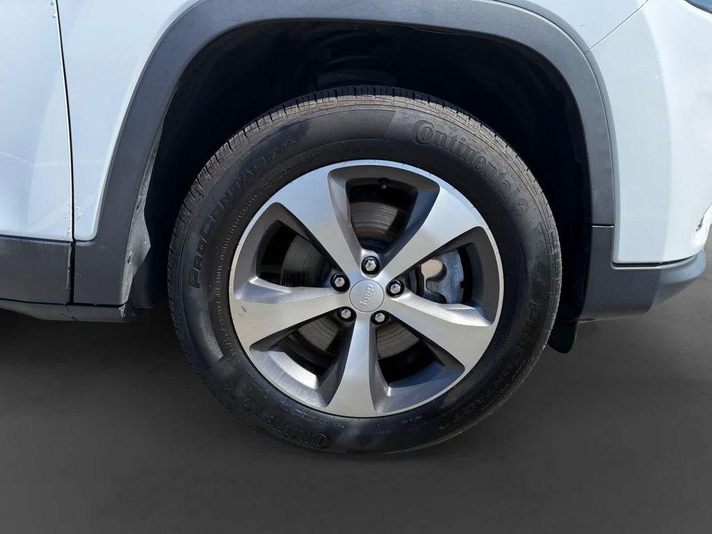 used 2020 Jeep Cherokee car, priced at $20,269