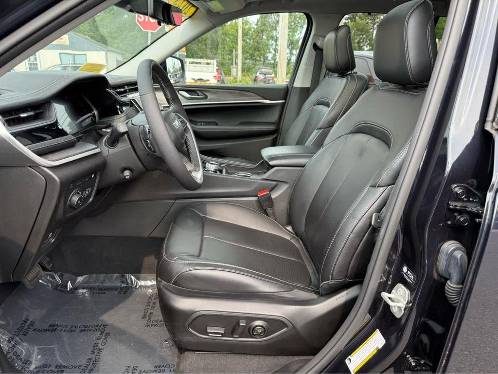 used 2023 Jeep Grand Cherokee 4xe car, priced at $29,175