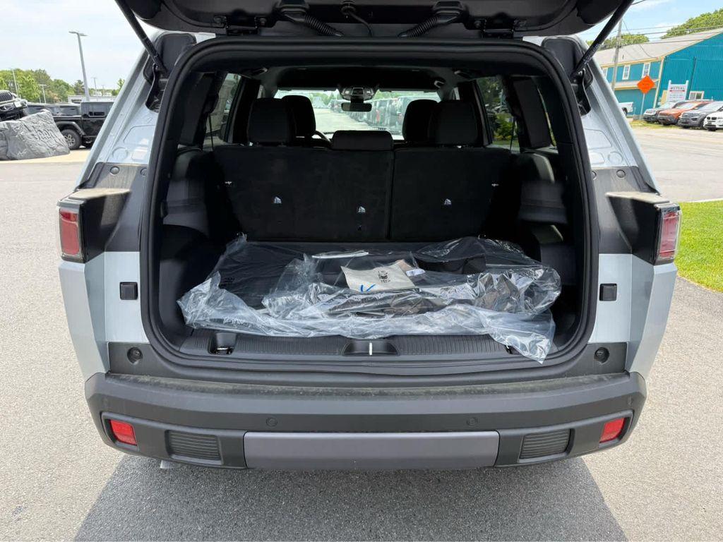 new 2026 Jeep Cherokee car, priced at $38,754